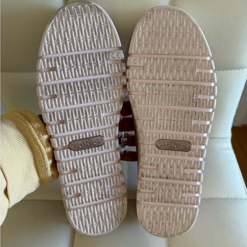 Vionic Uptown Skimmer - image 6